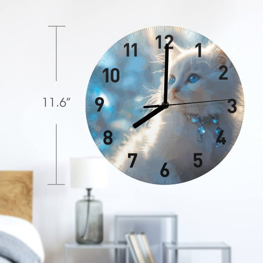 Reloj de pared con estampado de gatito blanco esponjoso (fabricado en EE. UU.)