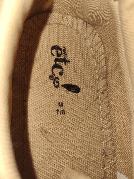 Women's Etc Lace Up Canvas Shoes - size M (7-8)