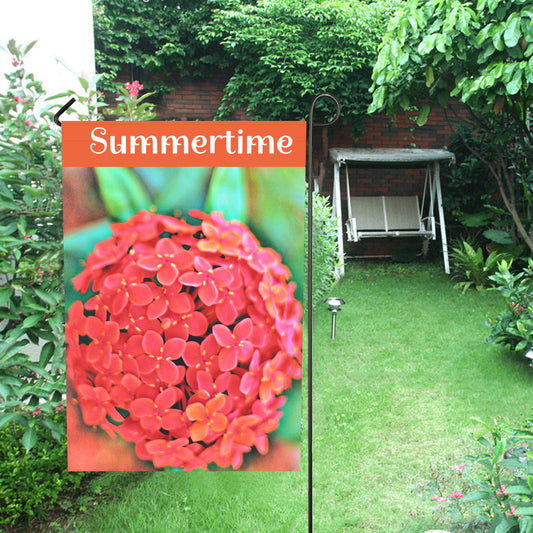 Bandera de jardín con flores rojas en verano - 71 x 101 cm (fabricada en EE. UU.)