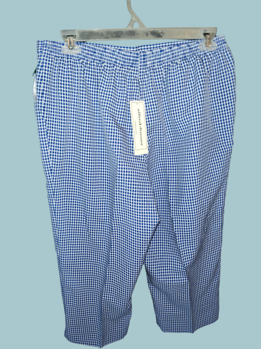 Pantalones capri a cuadros azules de Alfred Dunner