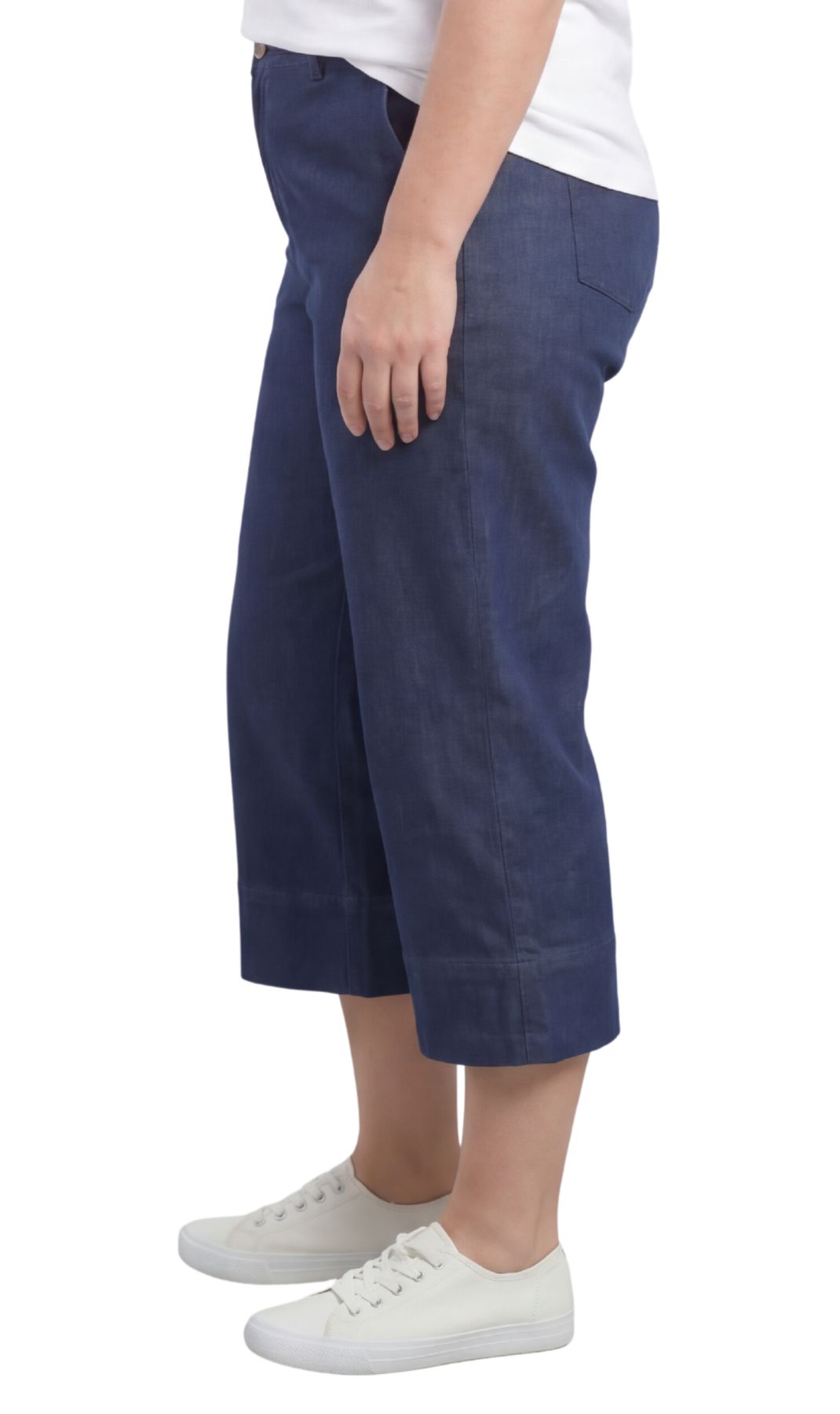 Women’s Lightweight Straight Leg Casual Denim Capri Pants in Cotton Blend Fabric