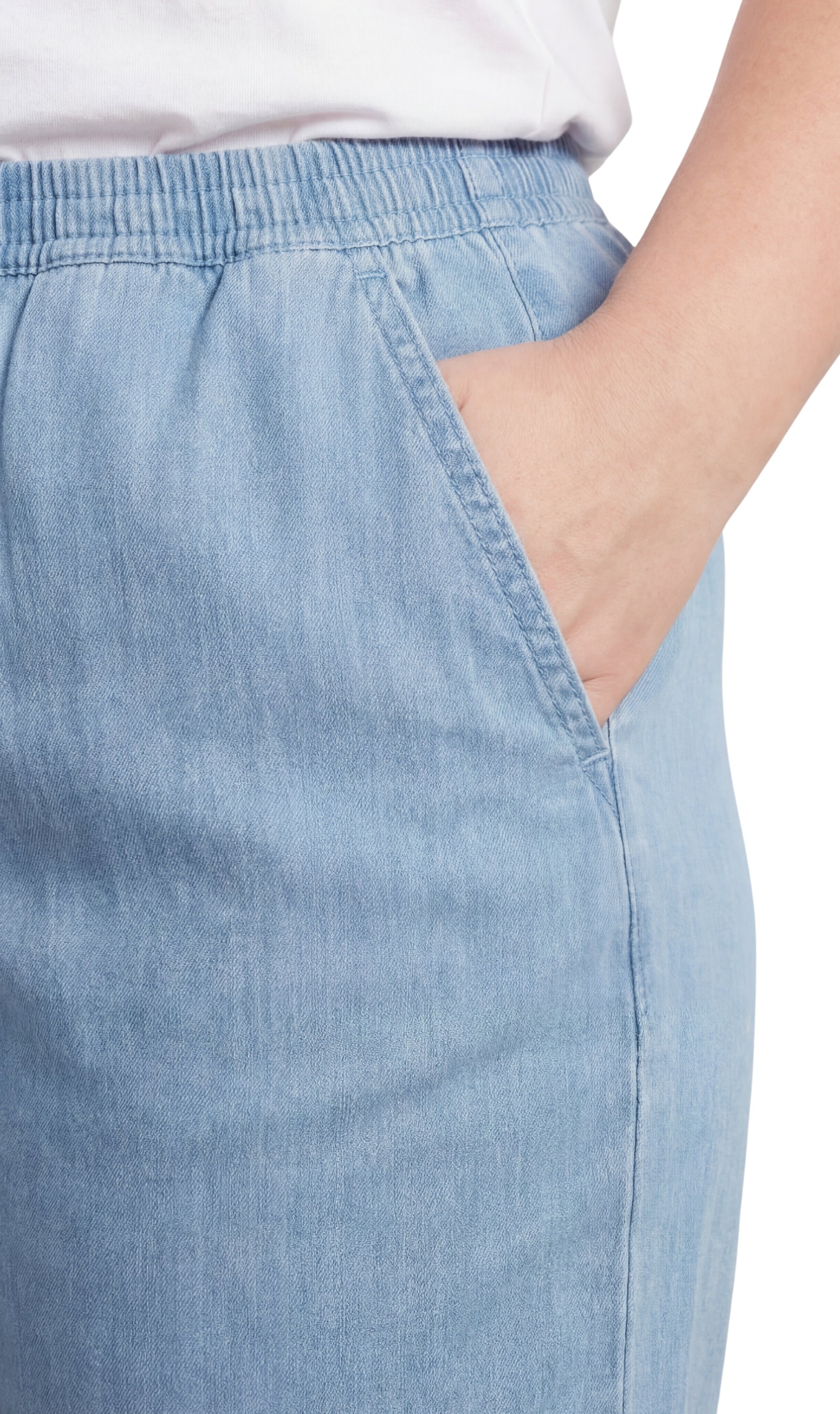 Women's Easy Pull on Bermuda Shorts in Denim and Twill
