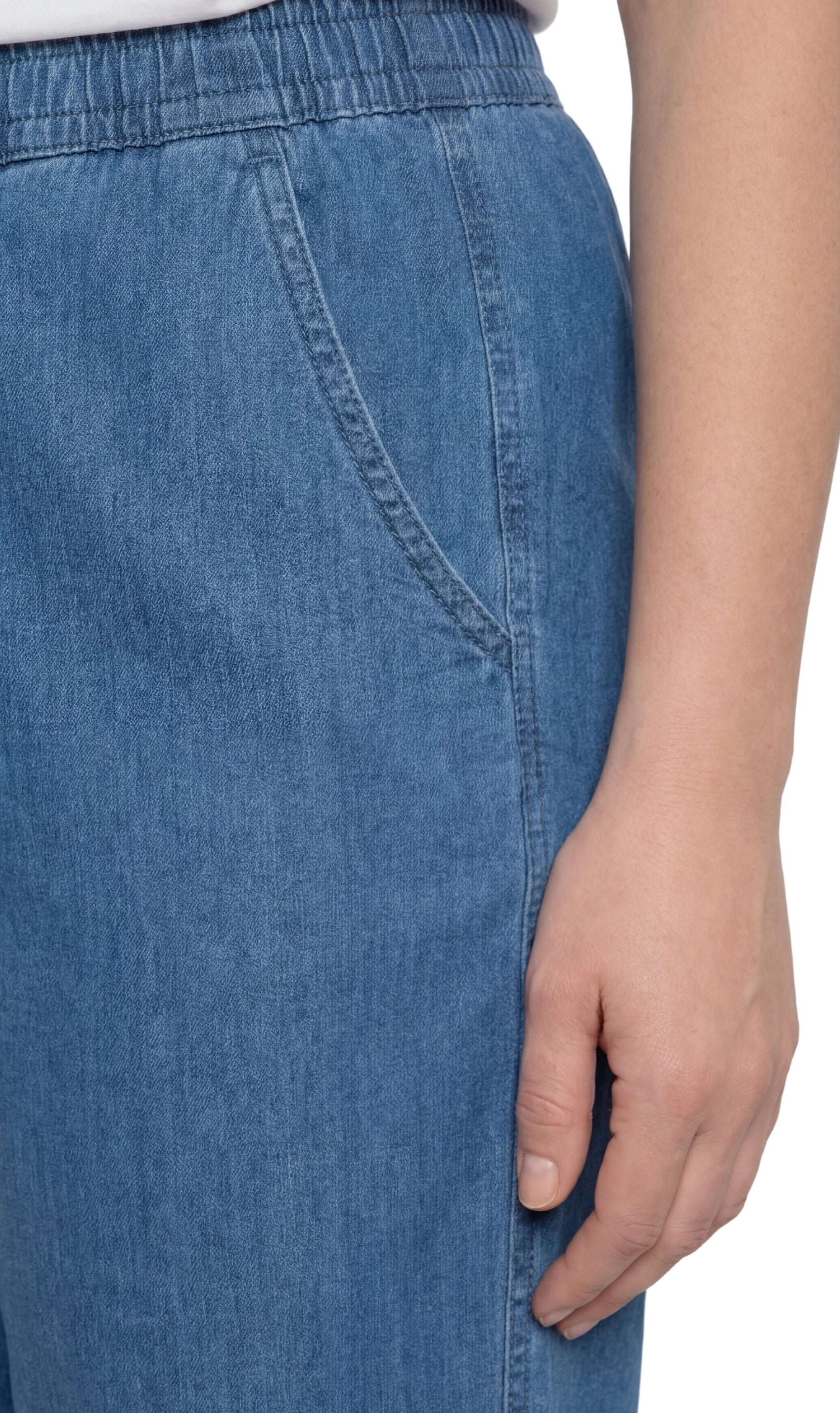 Women's Easy Pull on Bermuda Shorts in Denim and Twill
