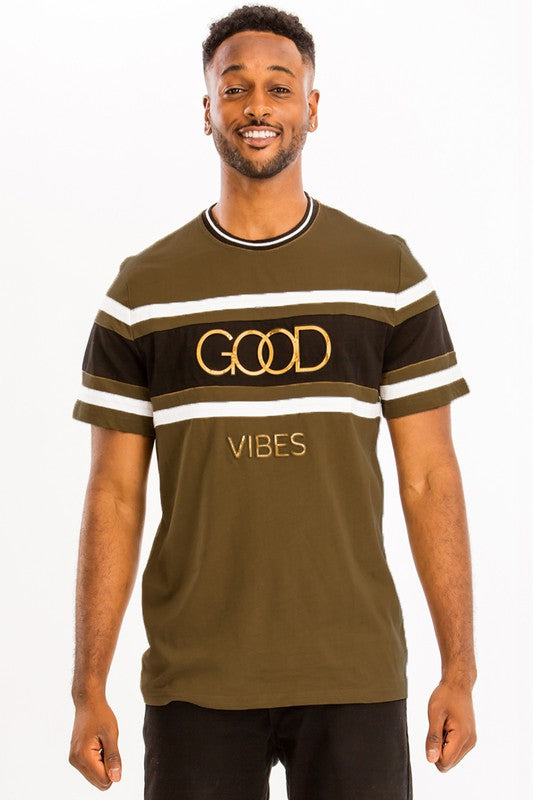 Camisa estampada con diseño de lámina dorada en 3D Good Vibes para hombre