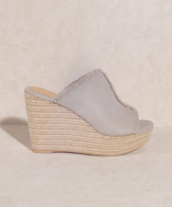 Sandalias con cuña y plataforma de lino desgastado Bliss de Oasis Society