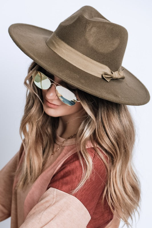 Women's Wide Brim Ribbon Fedora Hat