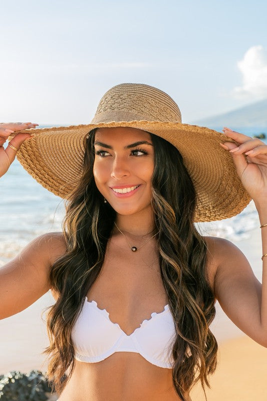 Sombrero para el sol con detalle de lazo y borde festoneado