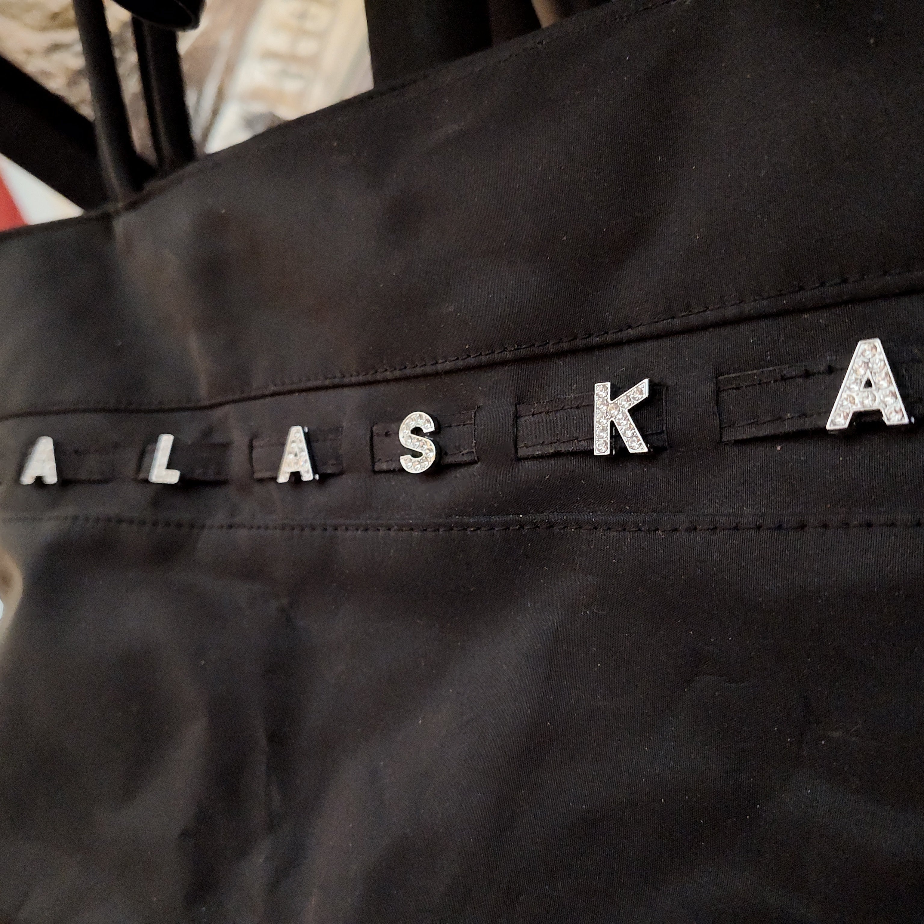 Bolso de hombro grande negro con Alaska pre-owned