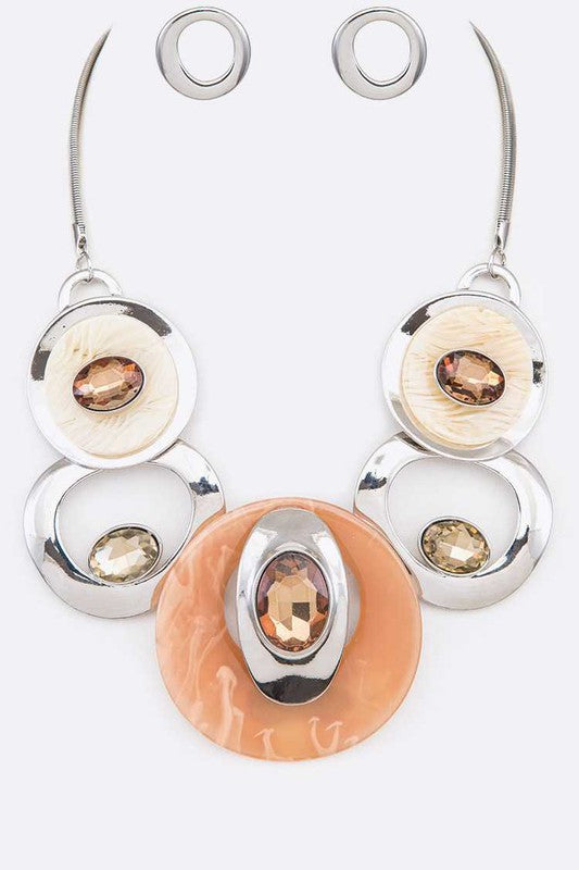 Conjunto de collar llamativo con aros de cristal