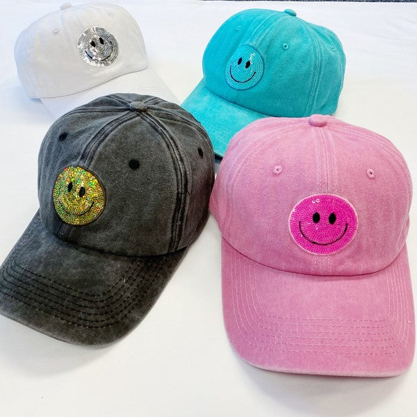 Gorra con parche de lentejuelas brillantes Happy Face