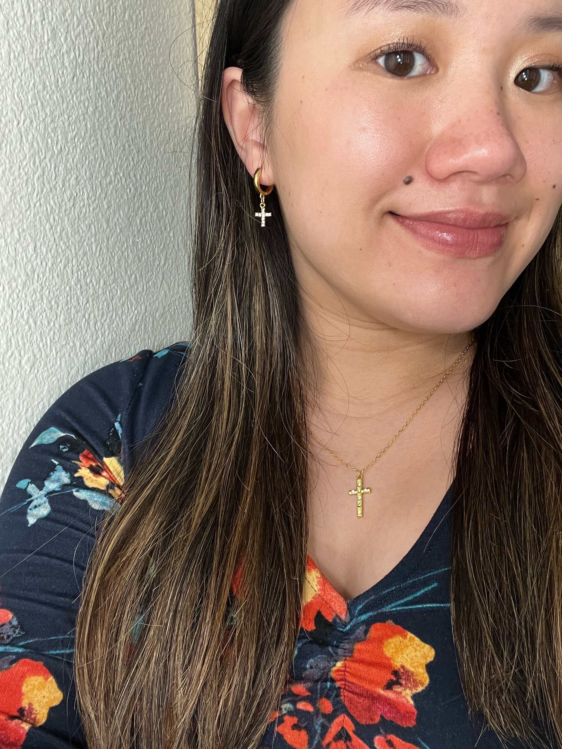 Simply In The Cross – 16K Gold Necklace