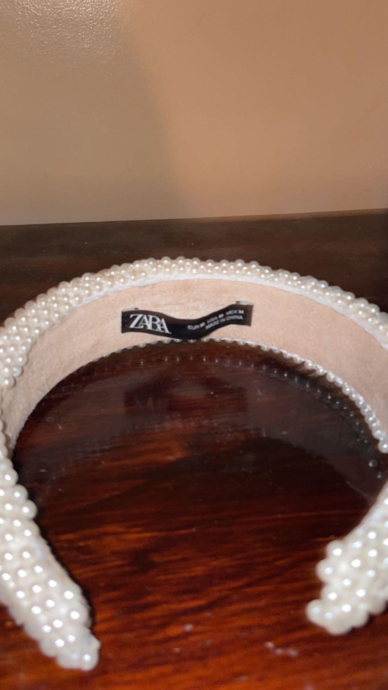 Diadema de perlas blancas de Zara (recogida gratuita en Manchester, KY)