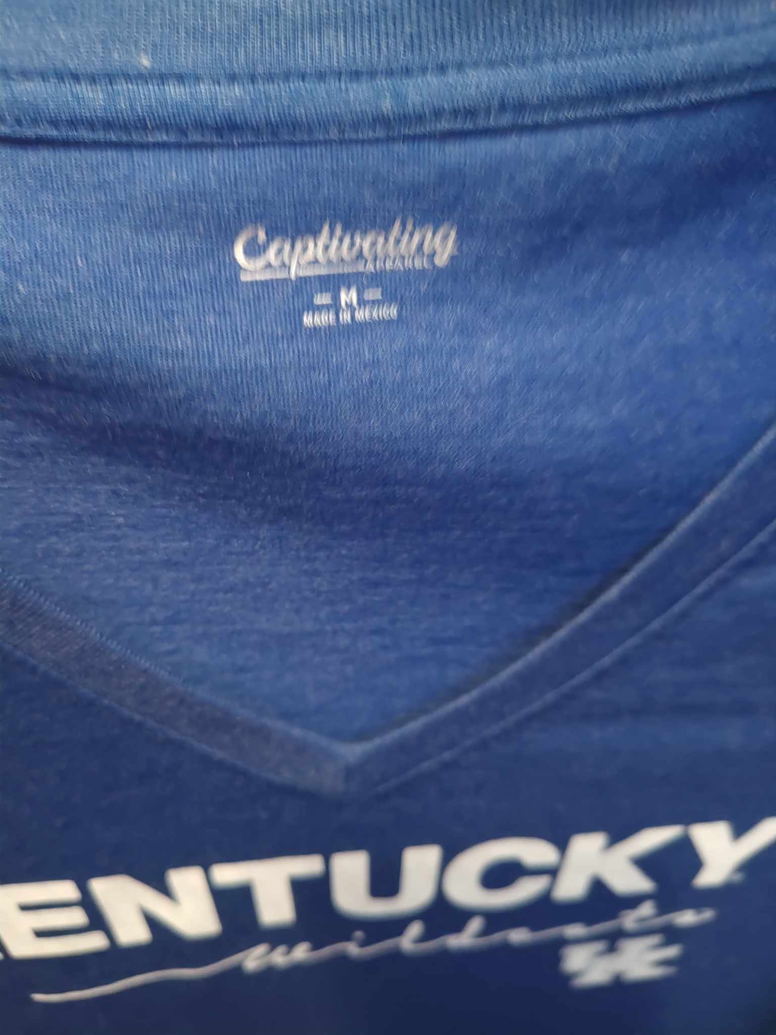 Women's University of Kentucky Wildcats Fitted T-shirt - new with tags