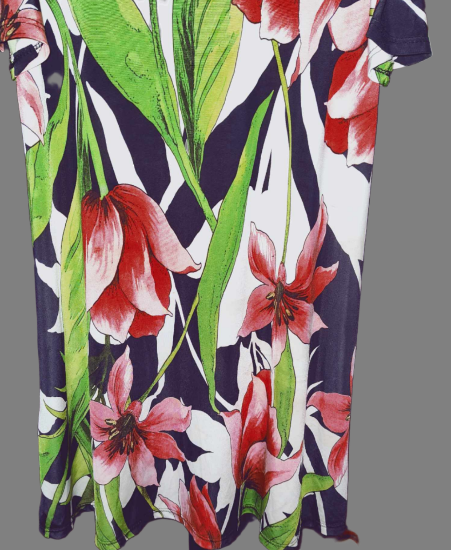 Blooms in the City Cold Shoulder Red and Green Blouse - preowned