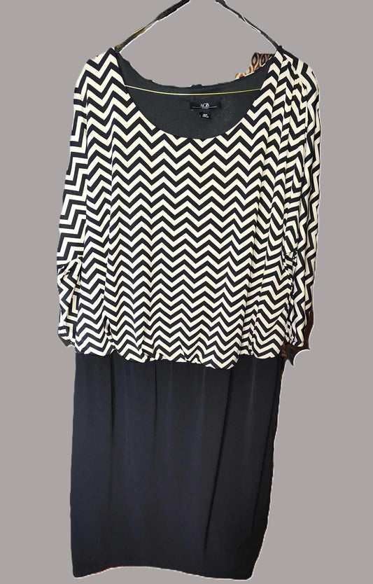 AGB Woman Black and Tan Midi Dress with Half Sleeves