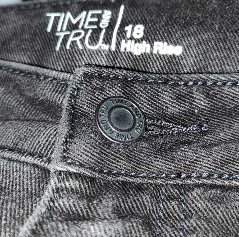 Women's Time and Tru High Rise Frayed Black Denim Shorts - new with tags