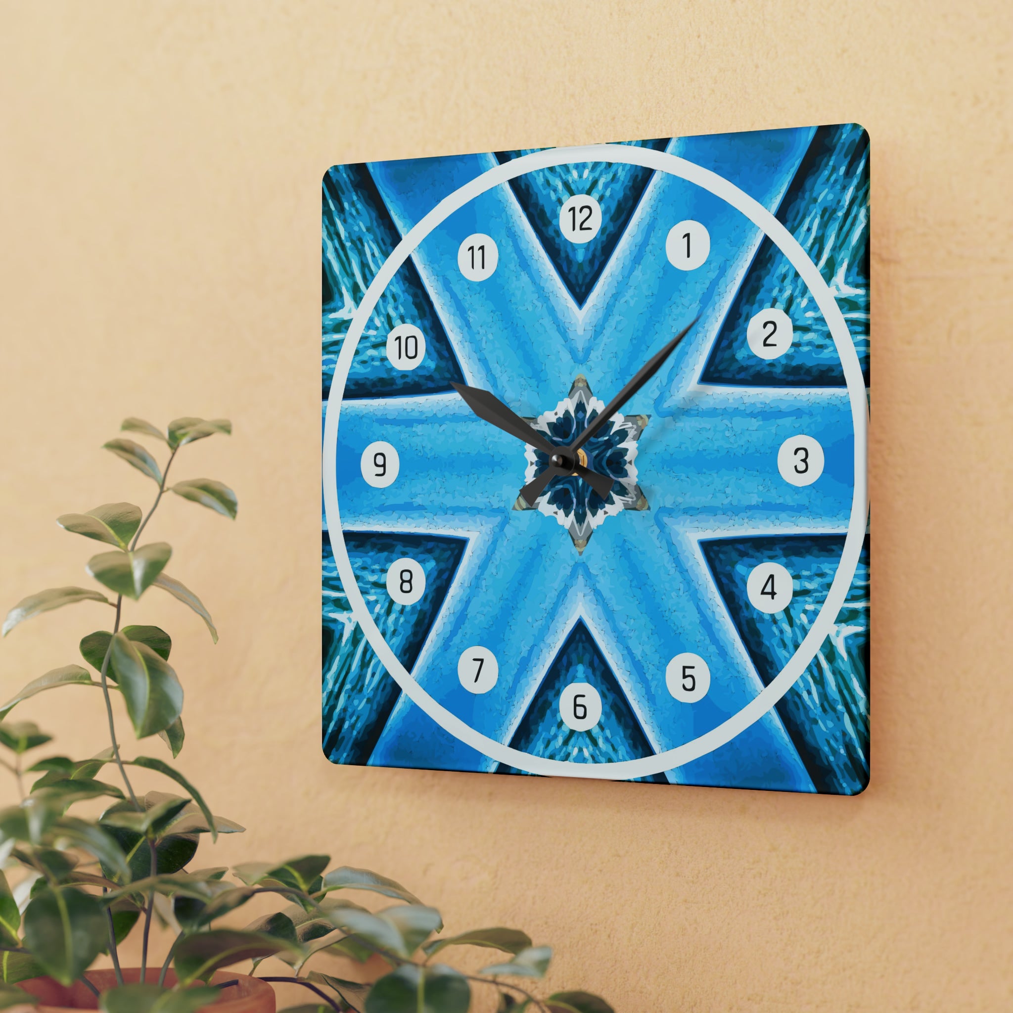 Reloj de pared acrílico con patrón de diamantes azules y números blancos