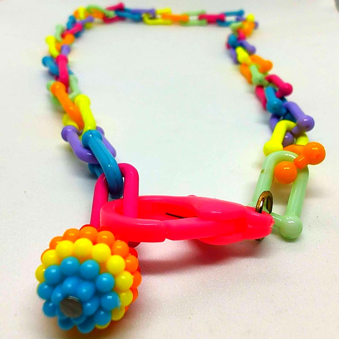 Collar de plástico colorido para niños