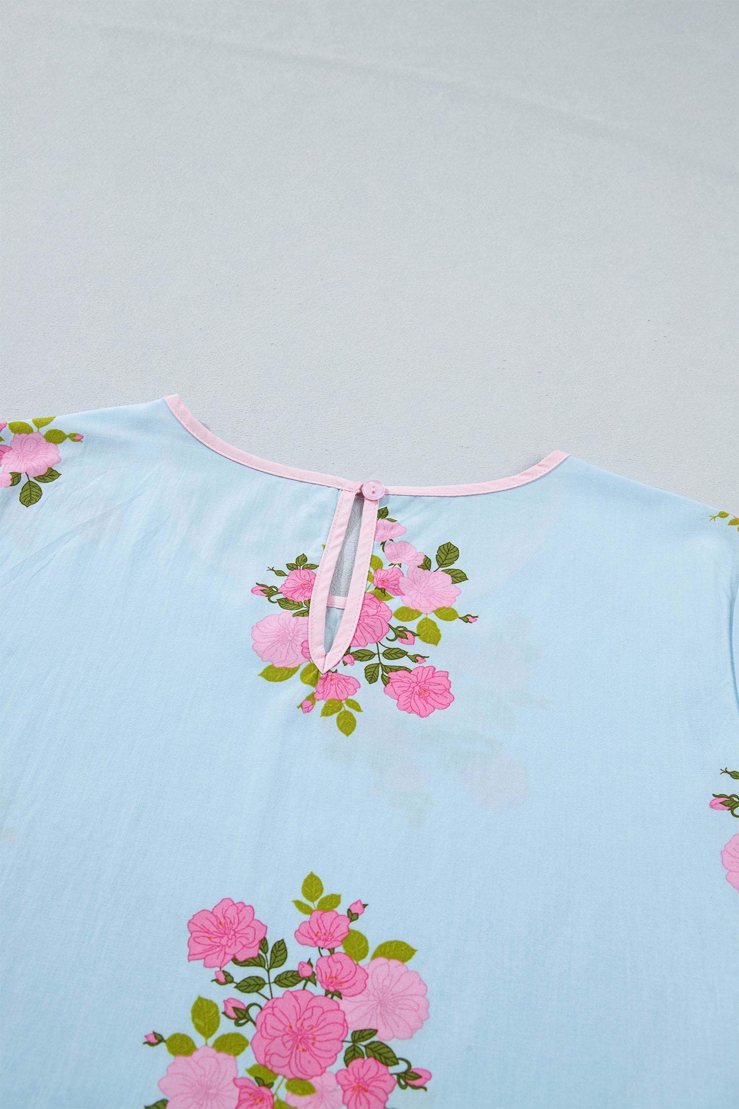 Floral Button Cuffed 3/4 Sleeve Round Neck Blouse