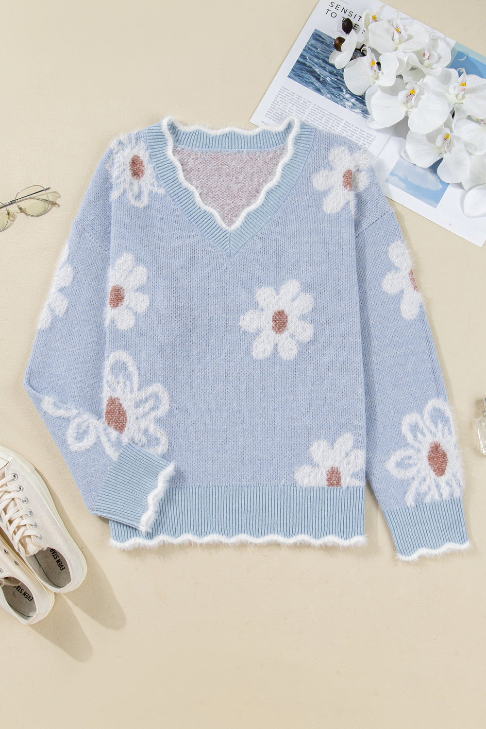 Women's Plus Size Floral Scallop Gray V-neck Sweater