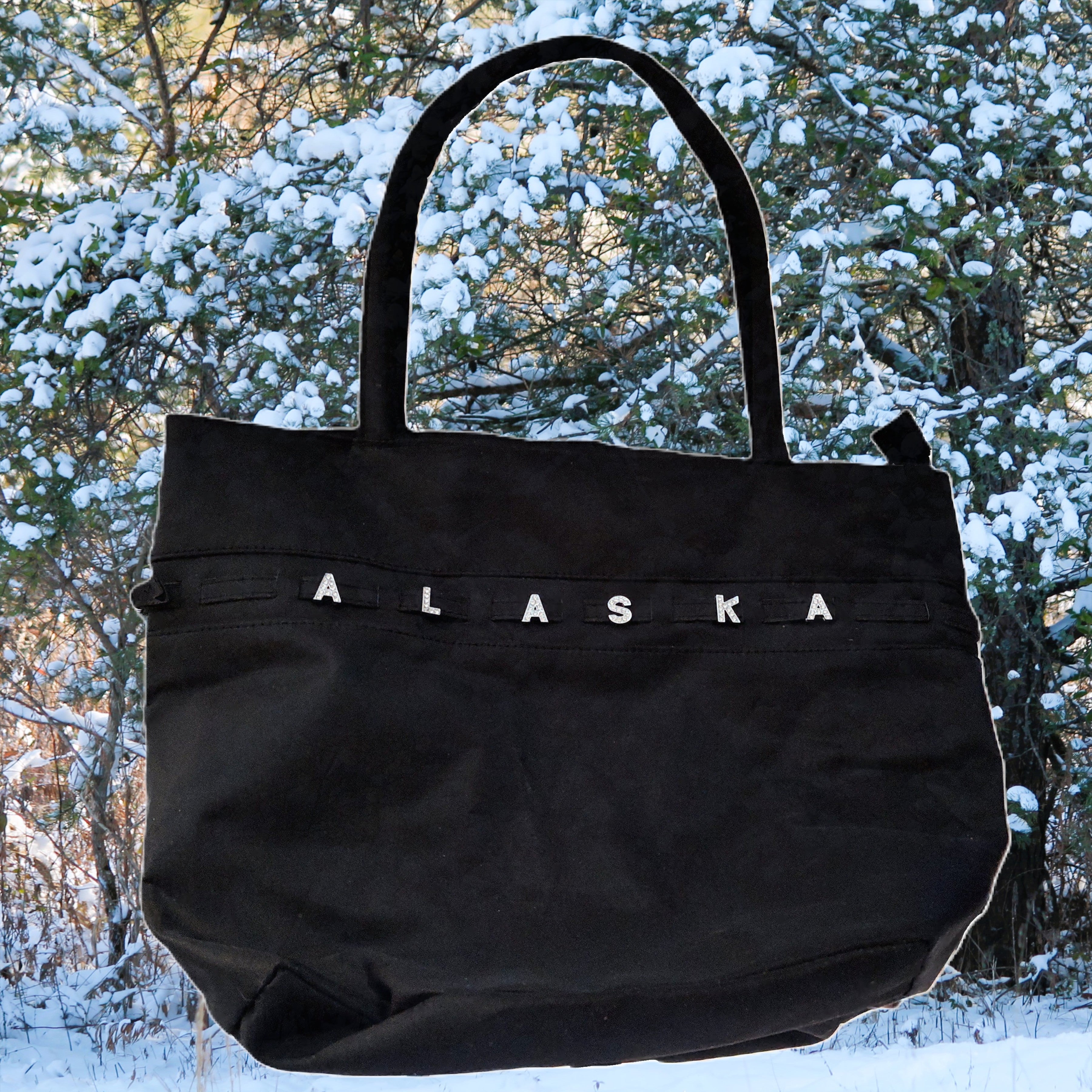 Large Black Shoulder Bag with Alaska - preowned