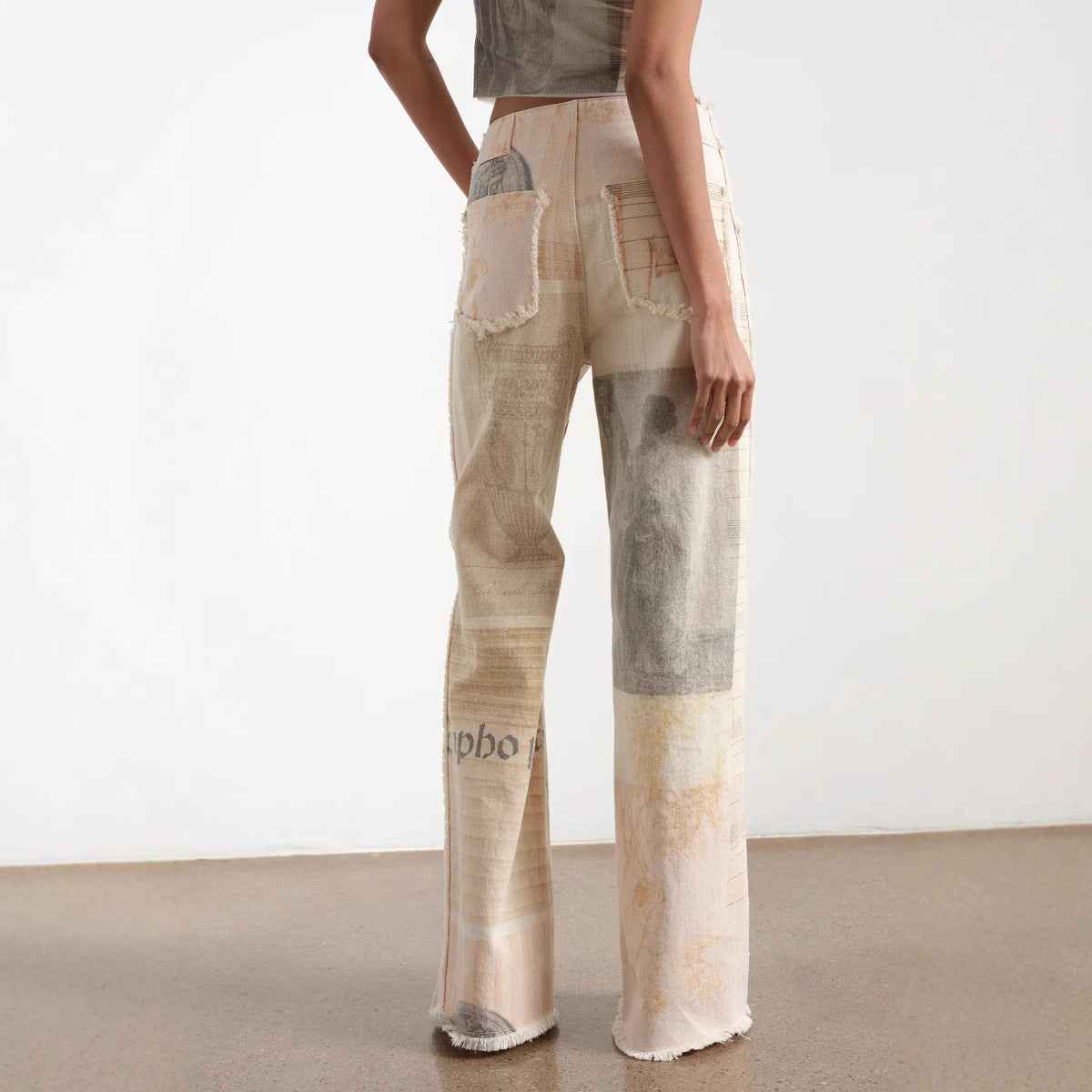 Retro loose print design with wide leg straight leg and floor length denim pants