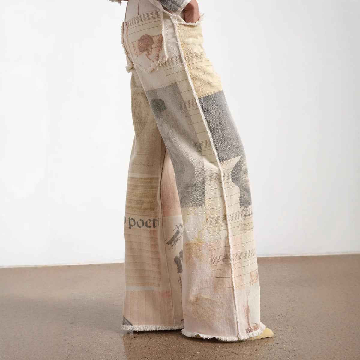 Retro loose print design with wide leg straight leg and floor length denim pants