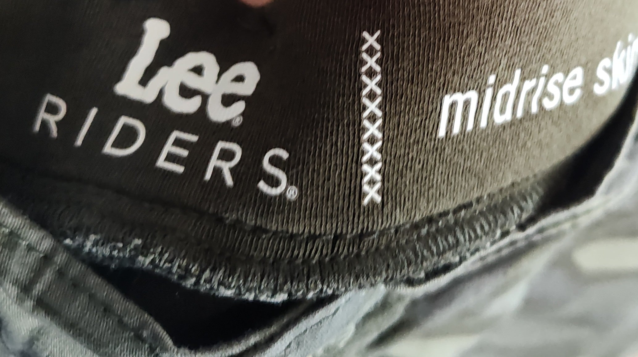 Lee Riders Camo Denim Midrise Mini Skirt - size 12 (Medium)