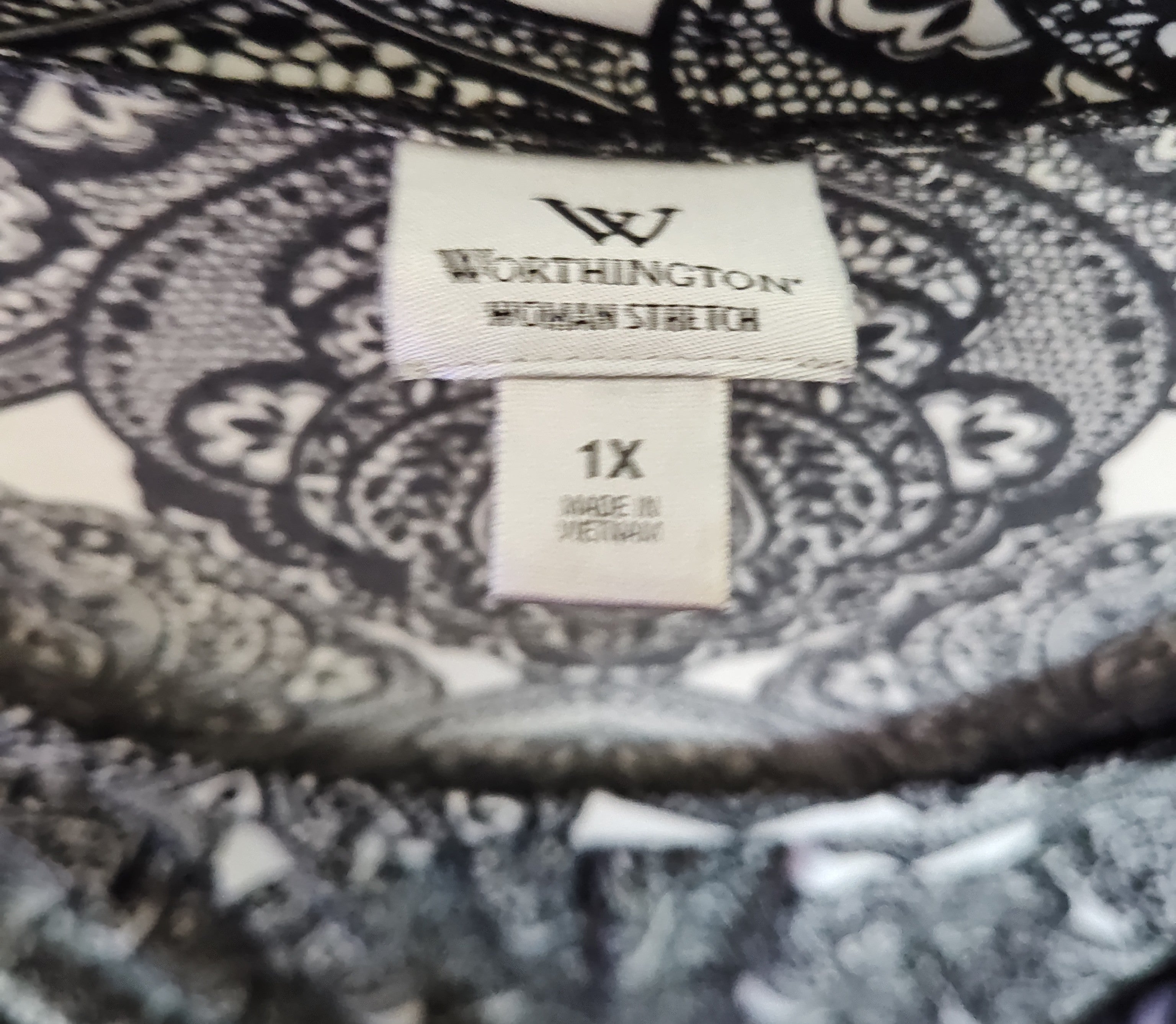 Worthington Black & White Blouse - size 1X