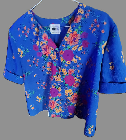 Leslie Fay Blue Floral Cropped Blouse - size 18