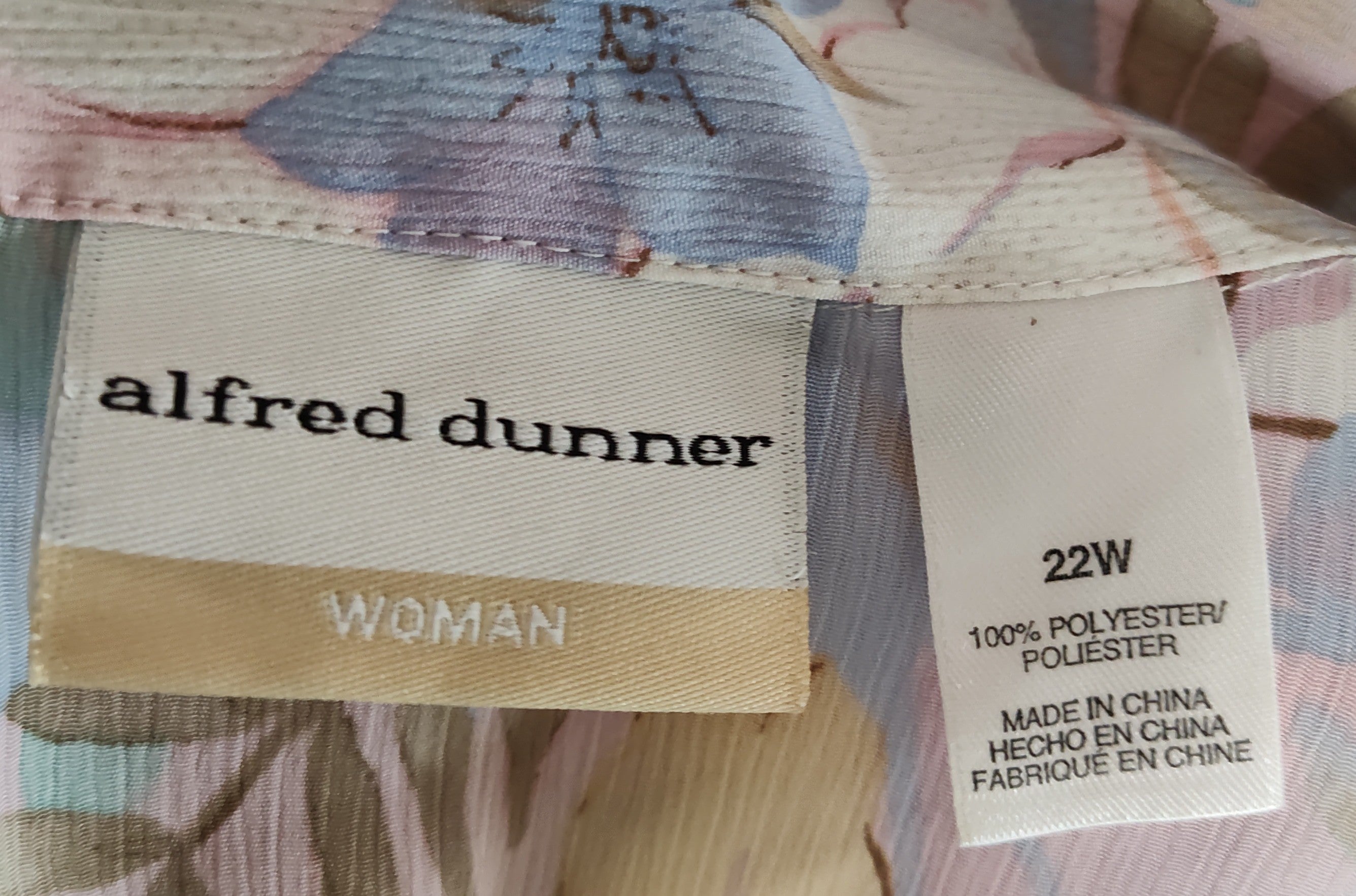 Alfred Dunner Pastel Tropical Button-up Blouse - size 22W