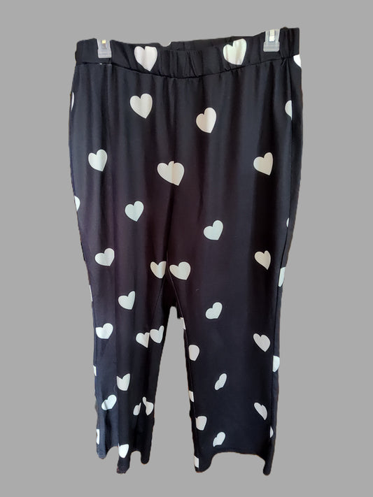 Shein Curve Black Pants with White Hearts - size 3XL