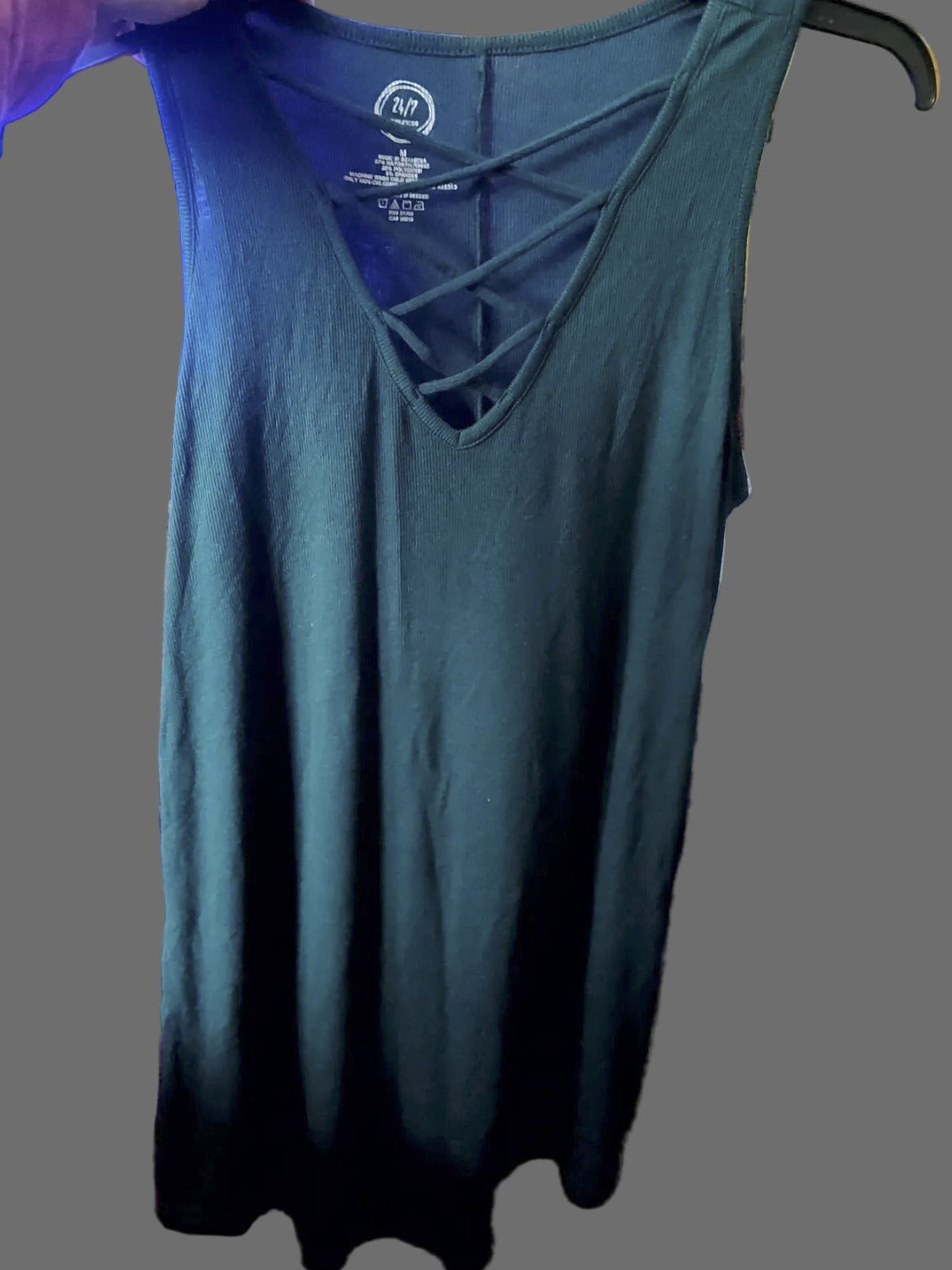 Maurice's V-neck Green Tank Top - size M