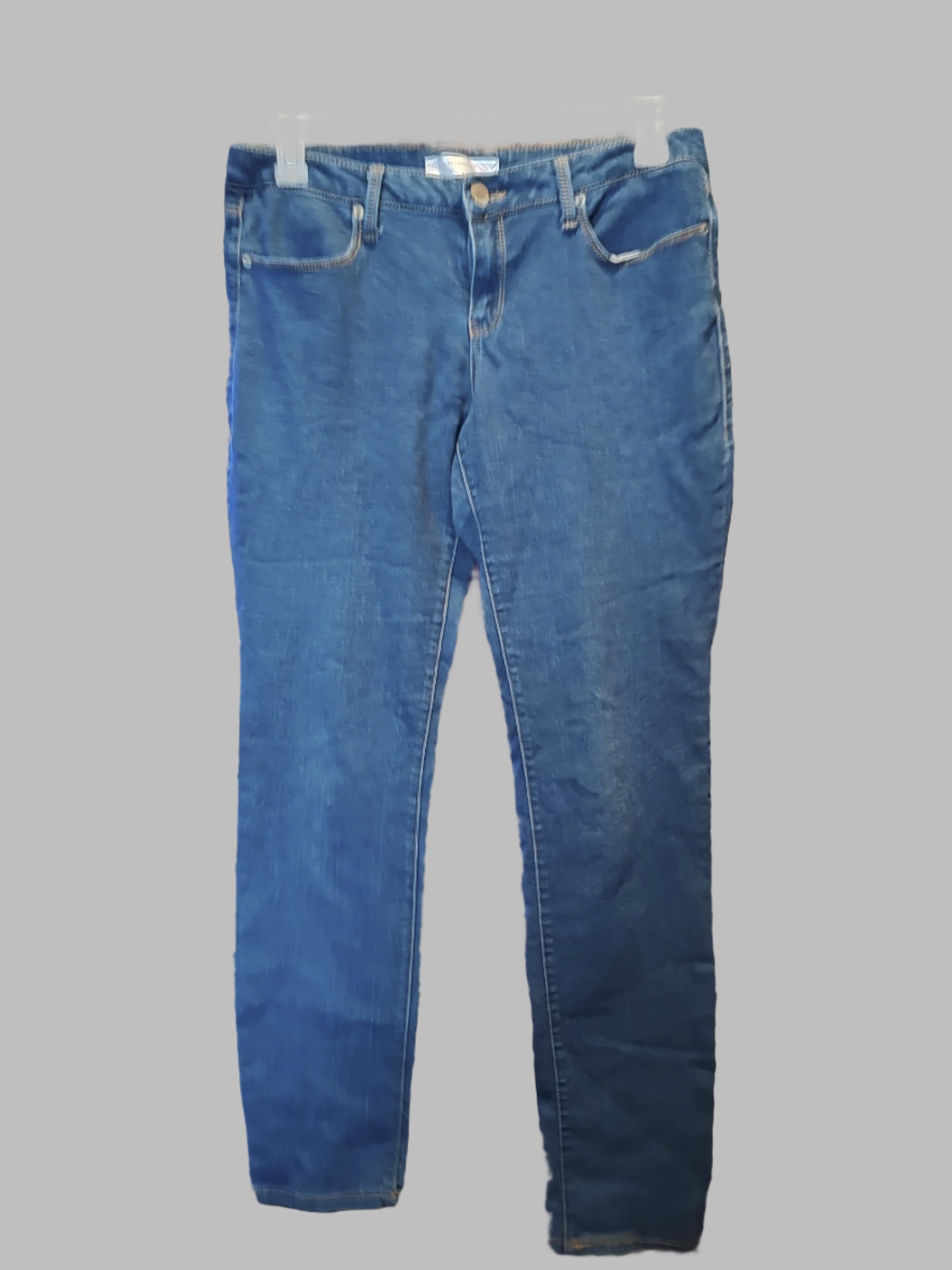 No Boundaries Medium Wash Denim Blue Jeans - size 13