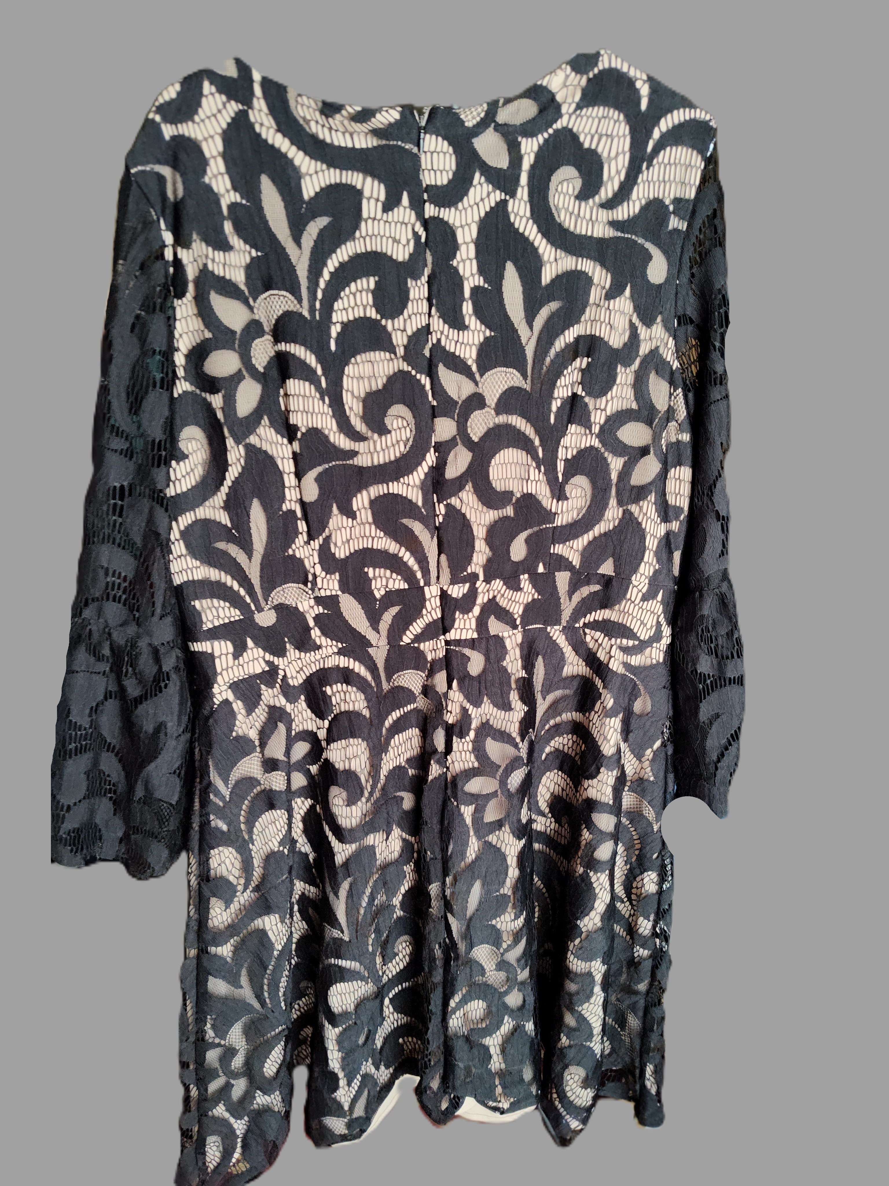 Jessica Howard Black Long Sleeves Knee Length Dress - size 16