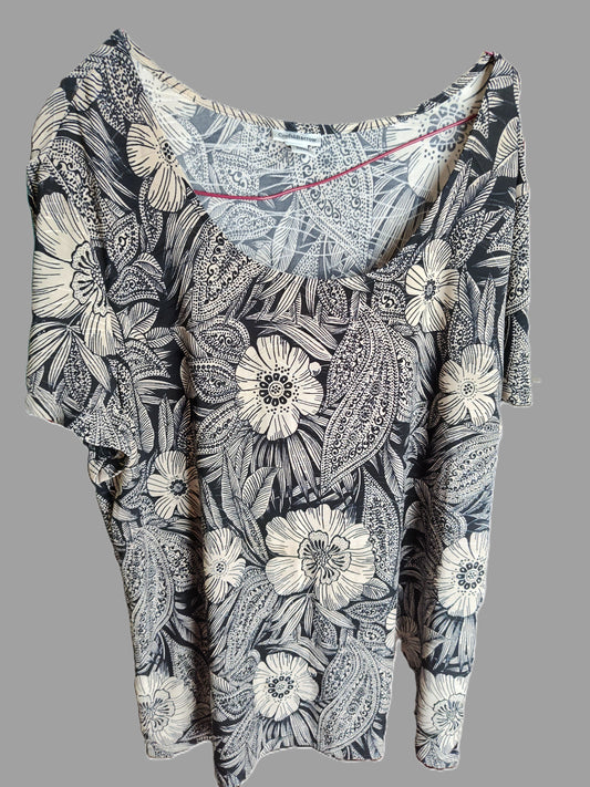 Croft & Barrow Black Floral Shirt - size XL