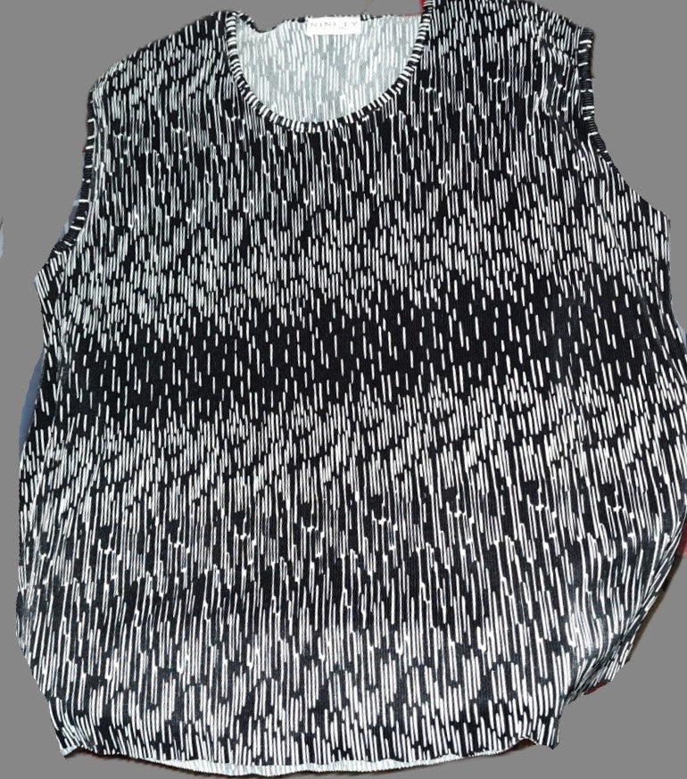 Ninety Woman Black & White Streaks Sleeveless Blouse