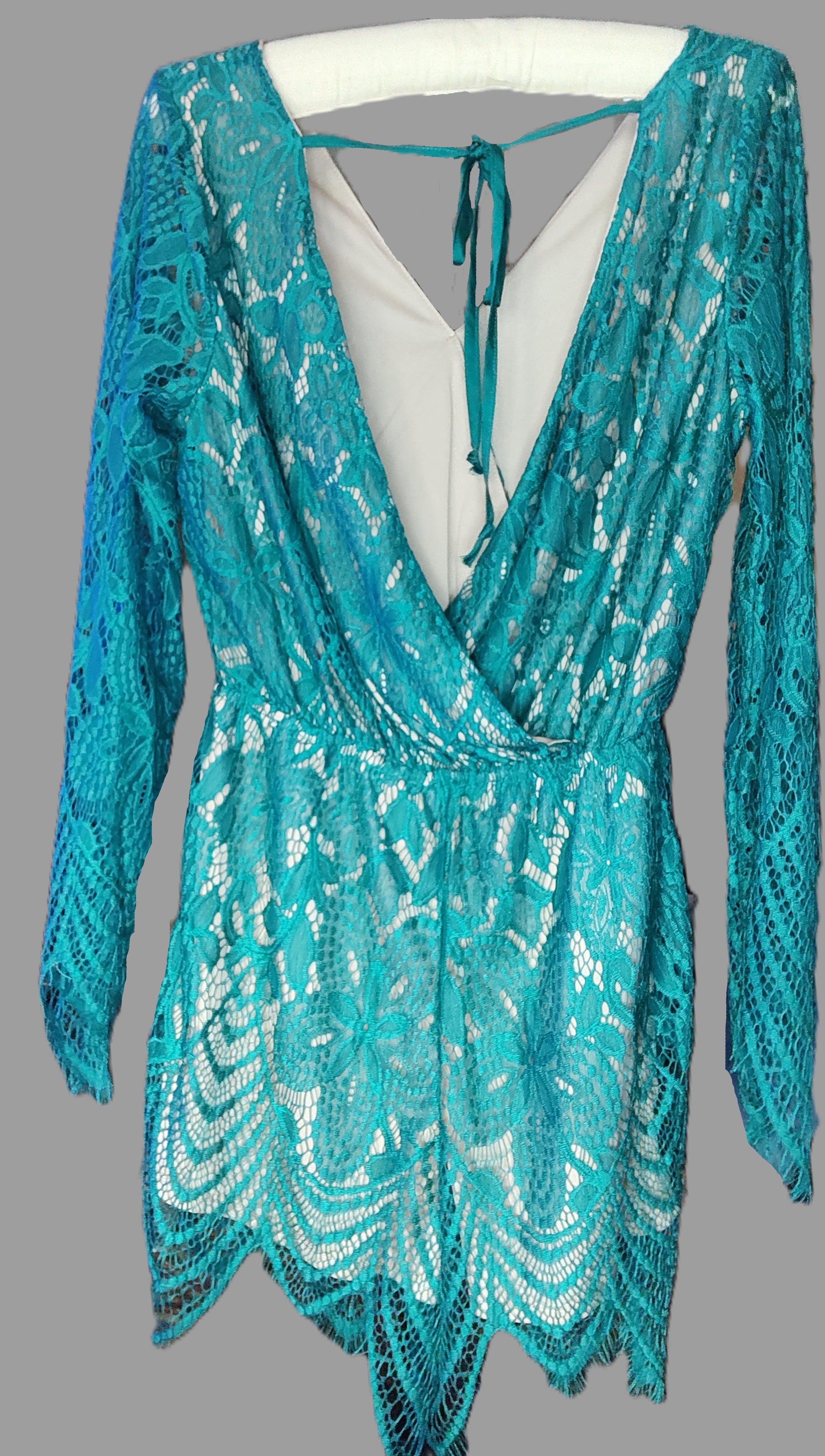 Xhilaration Women's NWT Teal Floral Lace Long Sleeve Romper - size XS