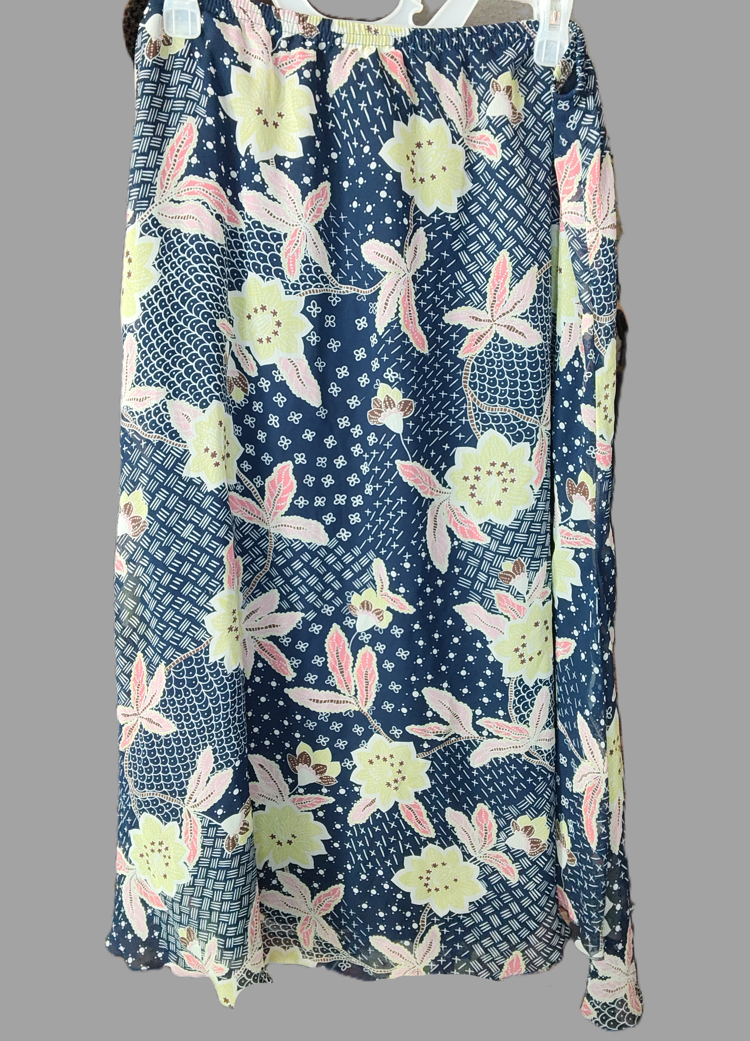 Sag Harbor Navy Blue Floral Maxi Skirt with Lining - size 16