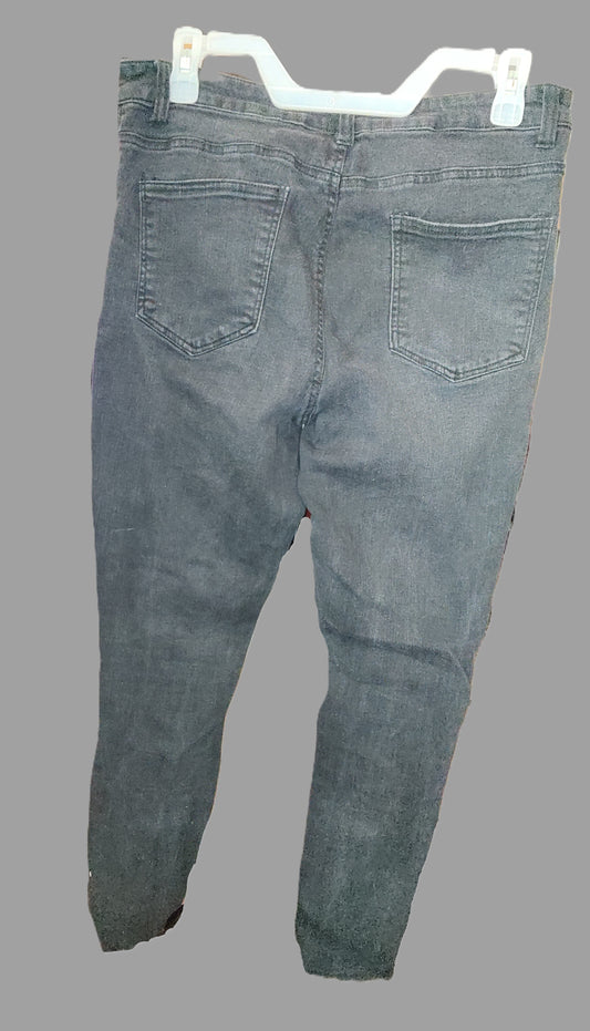 No Boundaries Denim Black Mid-rise Skinny Jeans - size 13