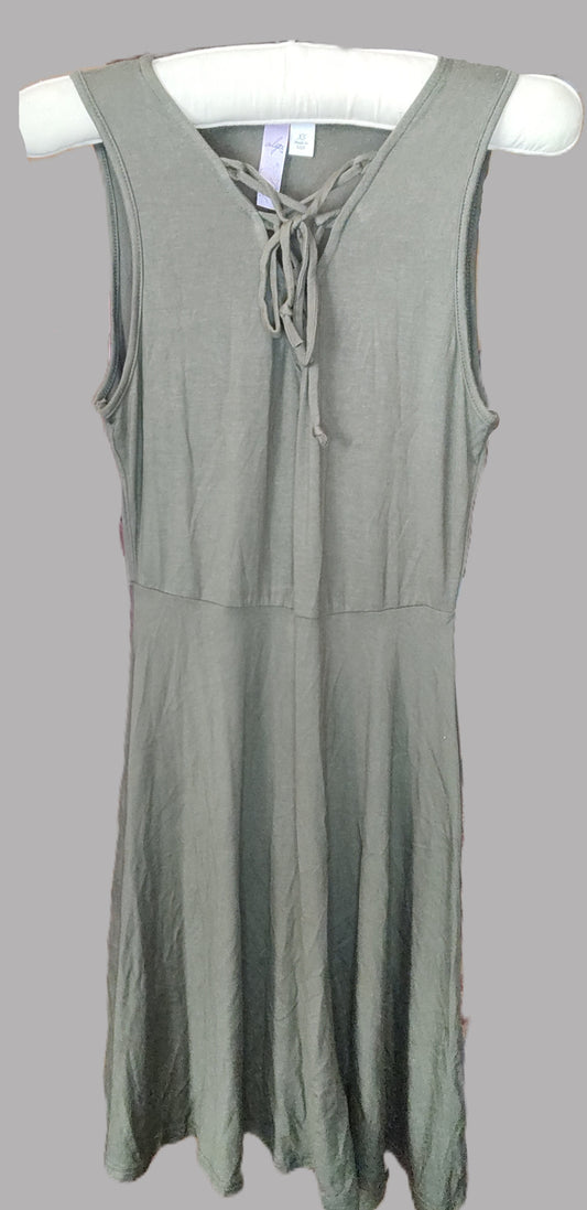 Alya Lace-up V-neck Sleeveless Dress in Olive Green - size XS