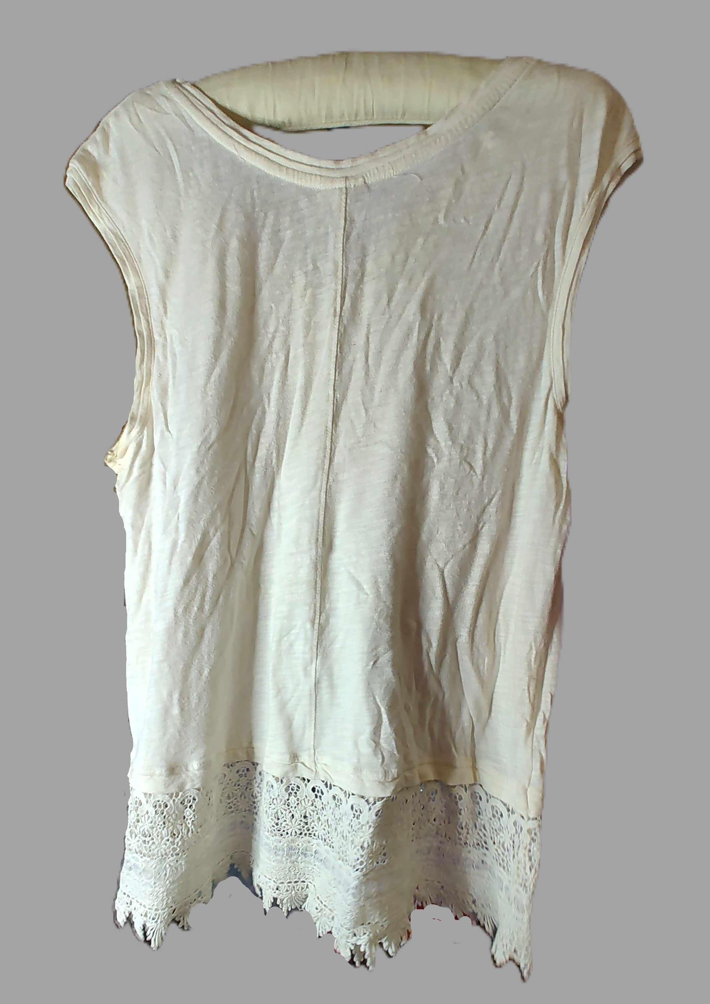 Merona Cream Sleeveless Blouse with Wide Lace Hem - size XL