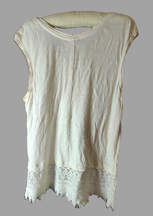 Merona Cream Sleeveless Blouse with Wide Lace Hem - size XL