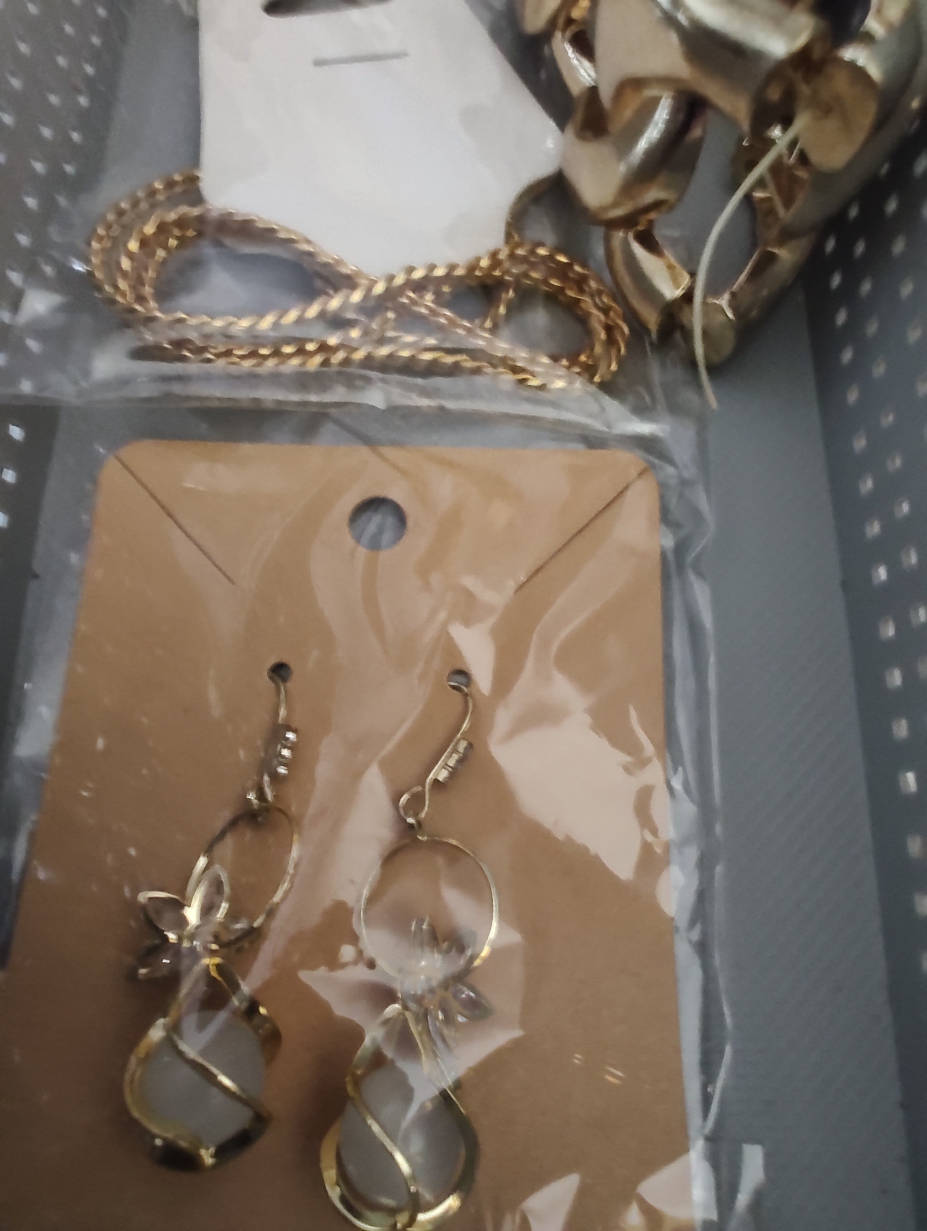 Lot of 5 Gold Plated Costume Jewelry Pieces