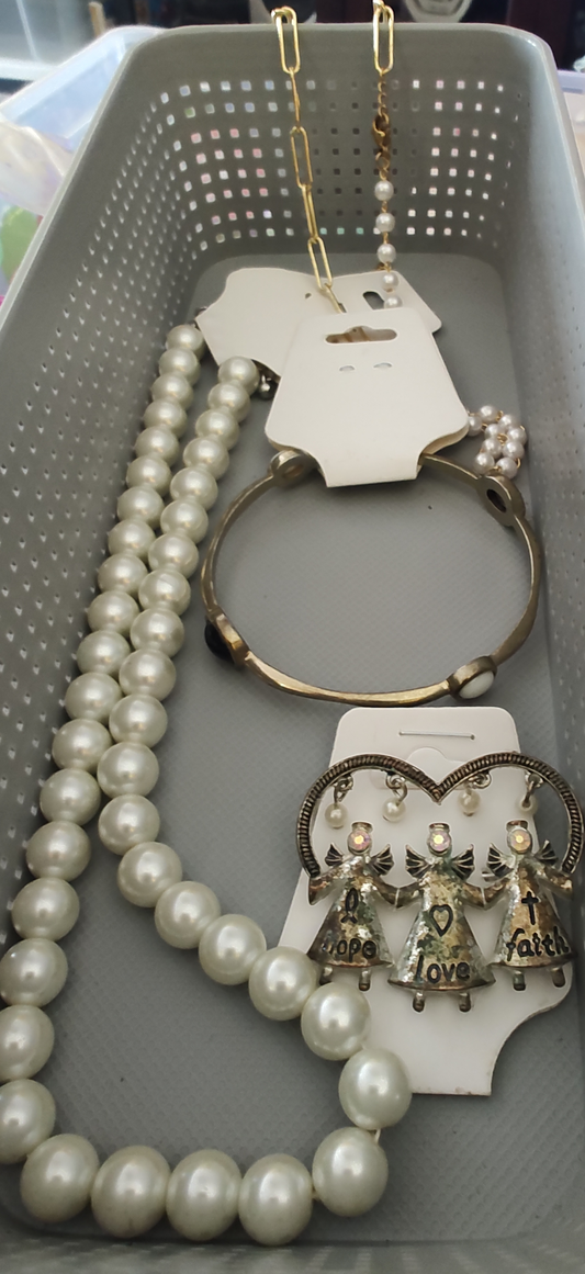 Bundle of 4 Fashion Jewelry Pieces