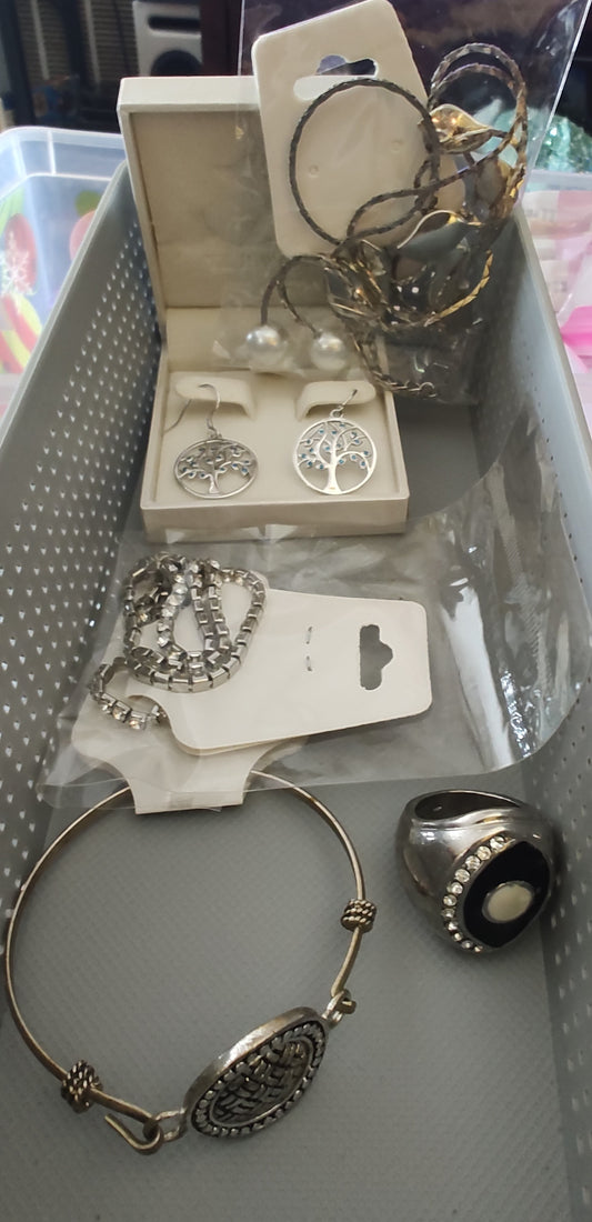 Bundle of 5 Silver Costume Jewelry Pieces