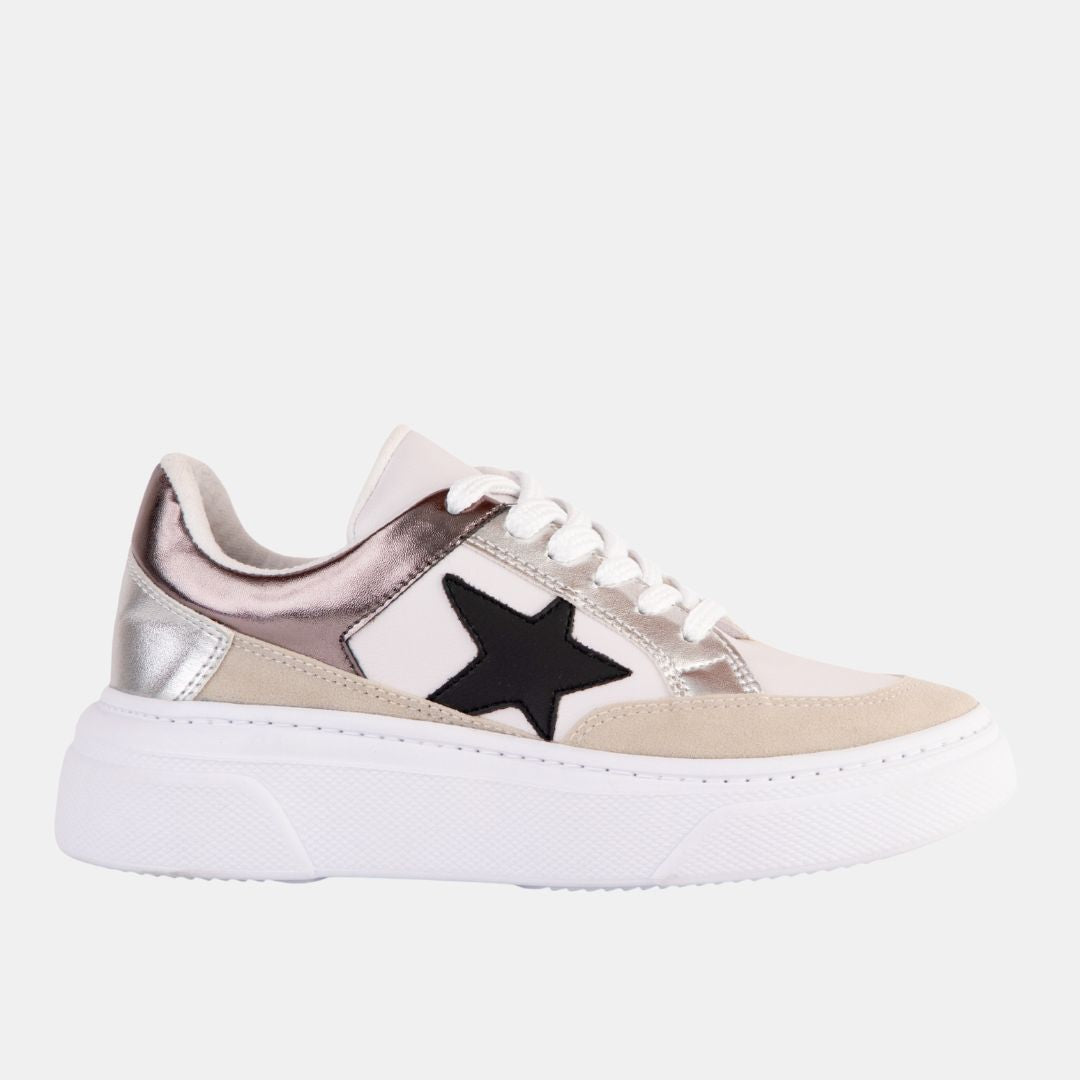 Women's Aria 12 Star Lace-up Sneakers