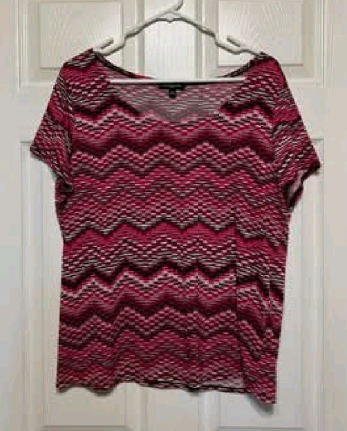 Notations Red Zigzag Pattern Shirt - Size L