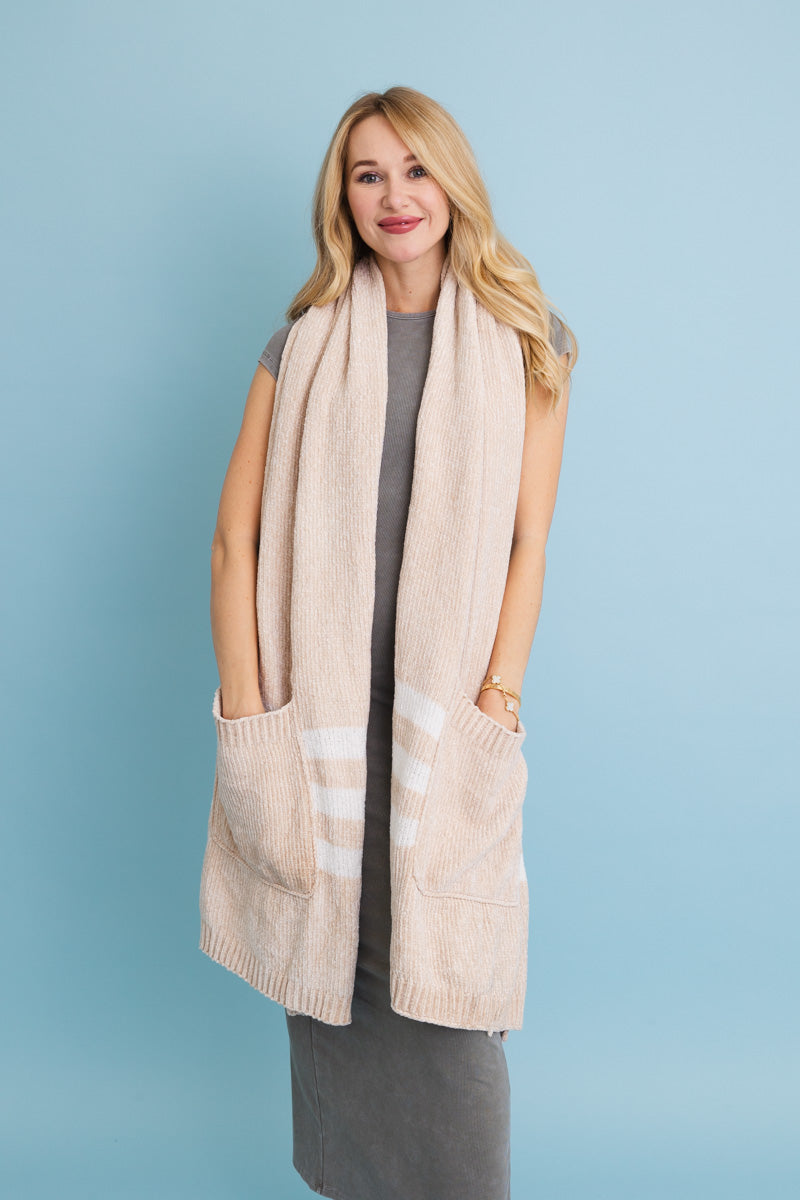 Wrap & Go Chenille Pocket Scarf - Soft Comfort with Handy Pockets 🧣