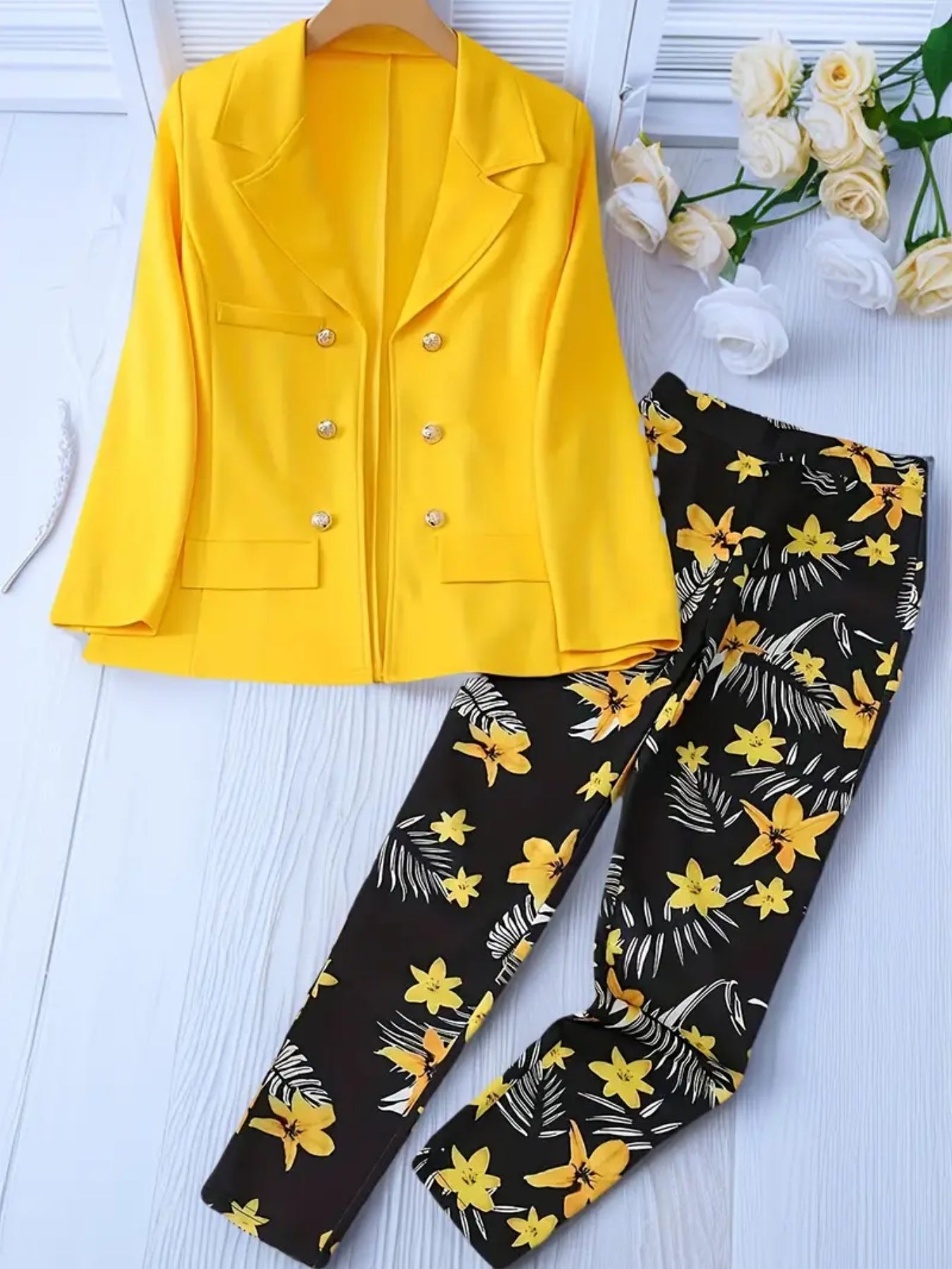 Women's Fashionable 2-piece Solid Color Jacket And Printed Pants Suit